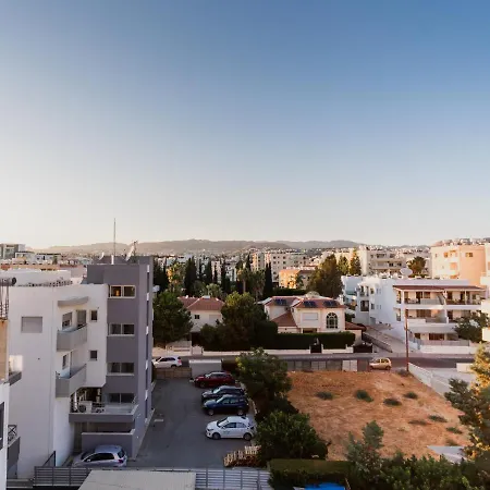 شقة Marvellous Balcony Views From This Vacation Home On Top Of The World All Yours ليماسول